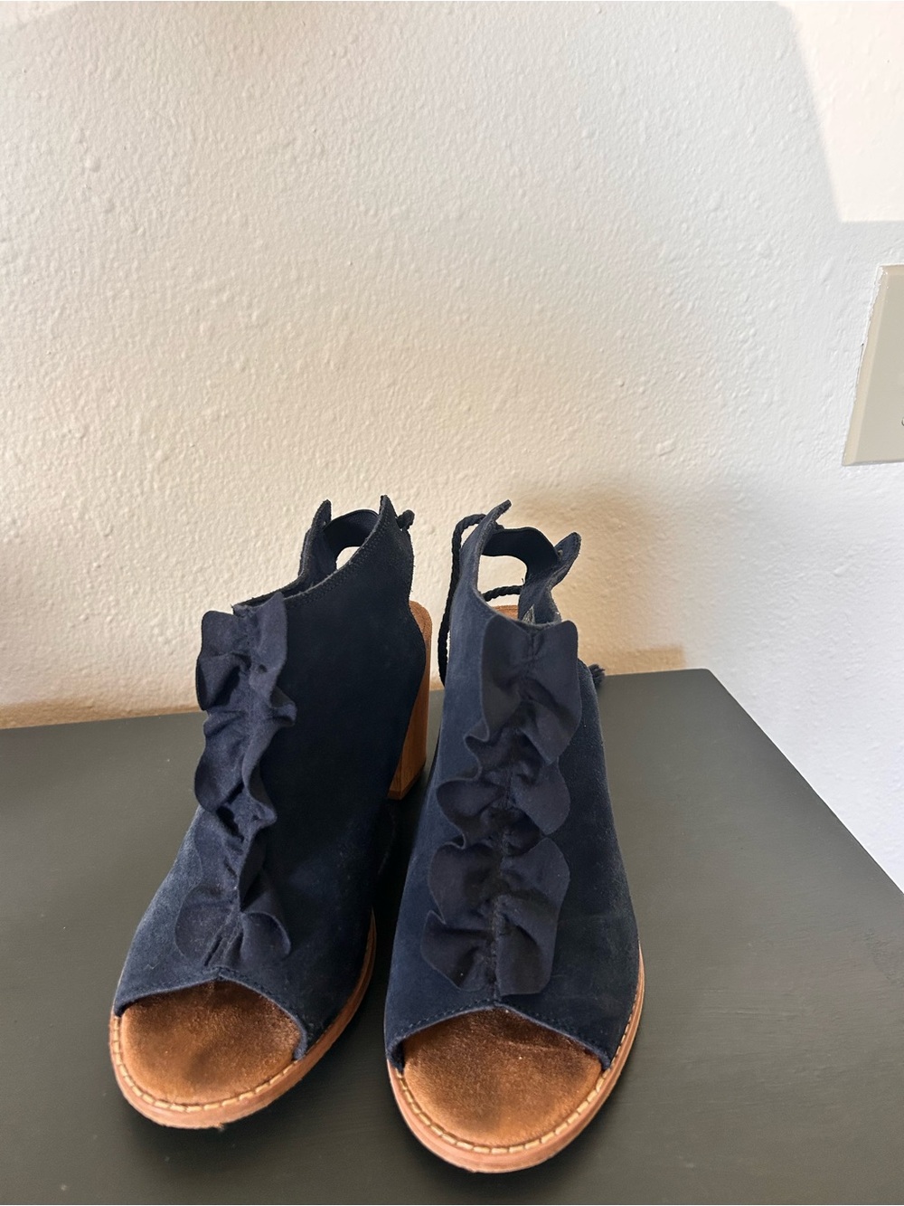 Toms Elba Heels Women Blue Suede Ruffle Block Peep Toe